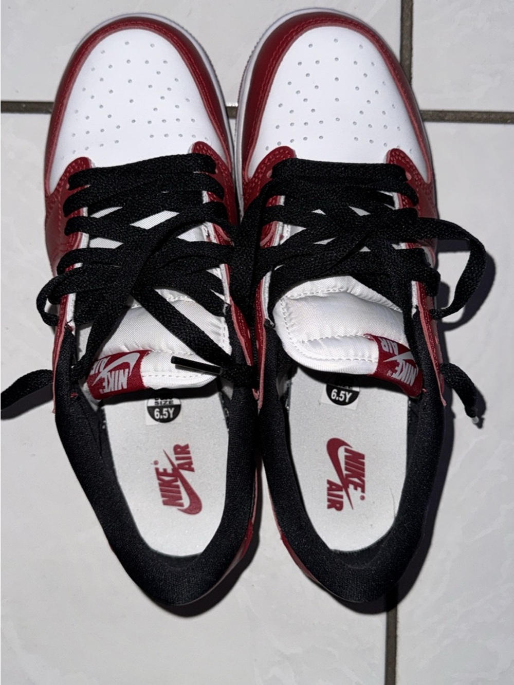Nike Low Top Sneakers in White, Red & Black Jordans retro 1’s low